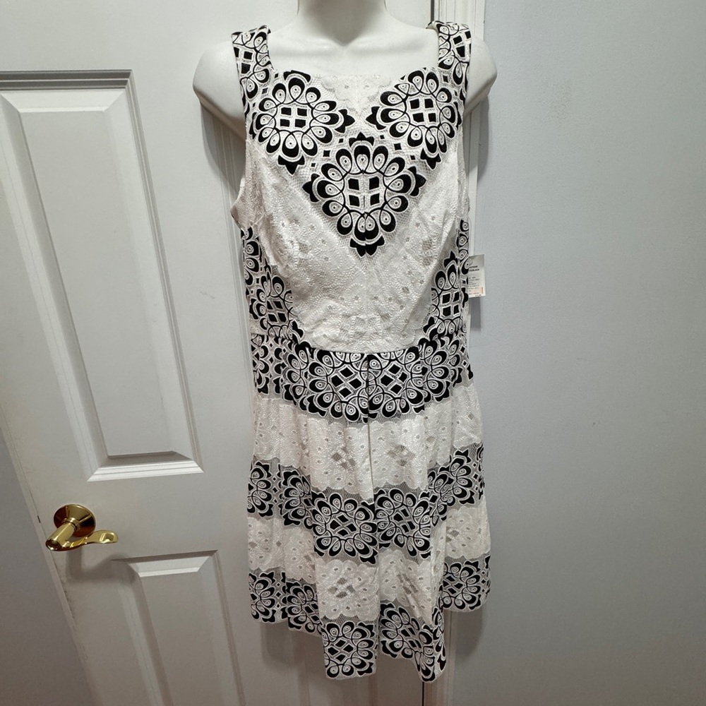 Saks Fifth Avenue Black and White Tiered A-Line Dress size SP